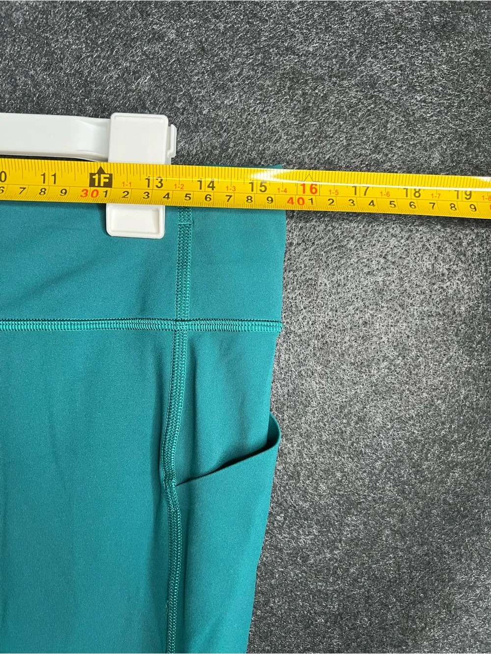 Lululemon Pace Rival Crop Full-On Luxtreme 22